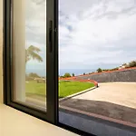 Florencas House - Private Jacuzzi & Garden Calheta (Madeira)