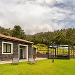 Florencas House - Private Jacuzzi & Garden Calheta (Madeira)