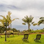 Florencas House - Private Jacuzzi & Garden Calheta (Madeira)