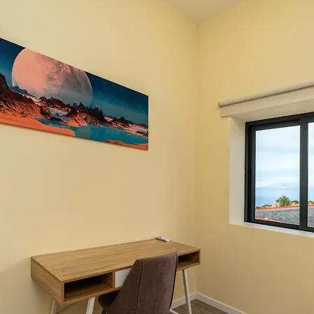 Florencas House - Private Jacuzzi & Garden Vakantiehuis Calheta (Madeira)
