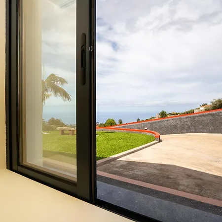 Florencas House - Private Jacuzzi & Garden Calheta (Madeira)