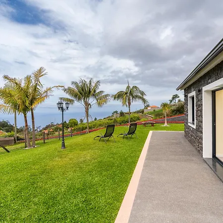 Florencas House - Private Jacuzzi & Garden * Calheta (Madeira)