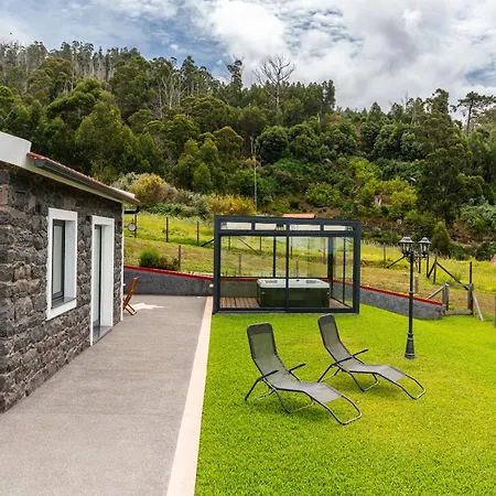 Florencas House - Private Jacuzzi & Garden * Calheta (Madeira)