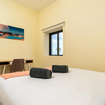 Florencas House - Private Jacuzzi & Garden בית נופש