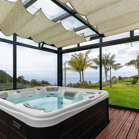 בית נופש Florencas House - Private Jacuzzi & Garden
