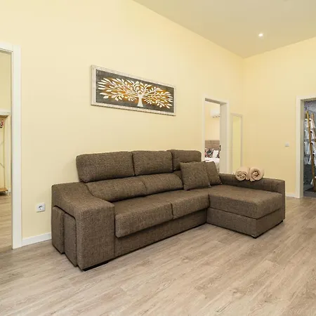 Florencas House - Private Jacuzzi & Garden Tatil Evi *