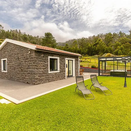 בית נופש Florencas House - Private Jacuzzi & Garden