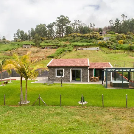 בית נופש Florencas House - Private Jacuzzi & Garden