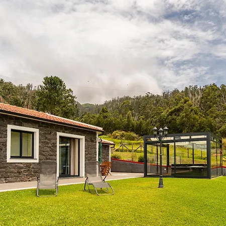 Florencas House - Private Jacuzzi & Garden Calheta (Madeira)