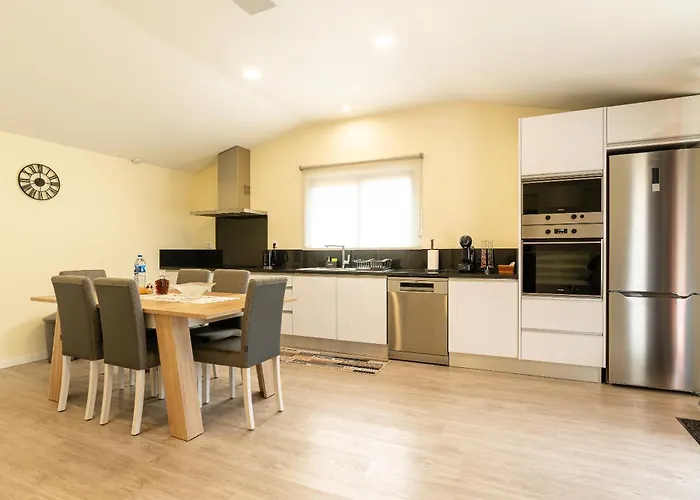 Florencas House - Private Jacuzzi & Garden Calheta (Madeira)