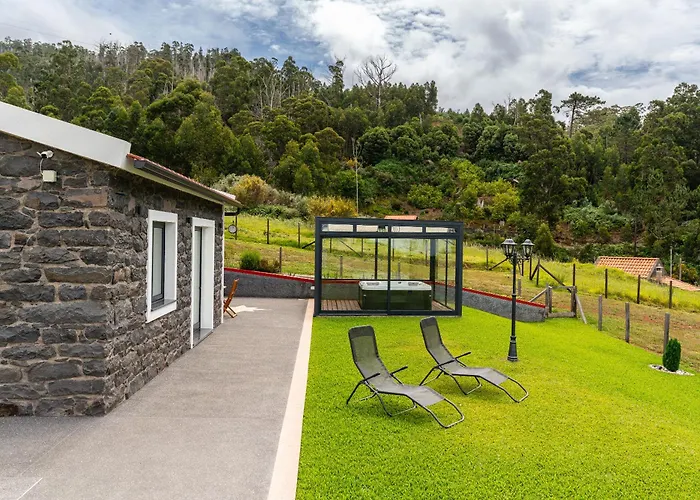 Florencas House - Private Jacuzzi & Garden * Calheta (Madeira)