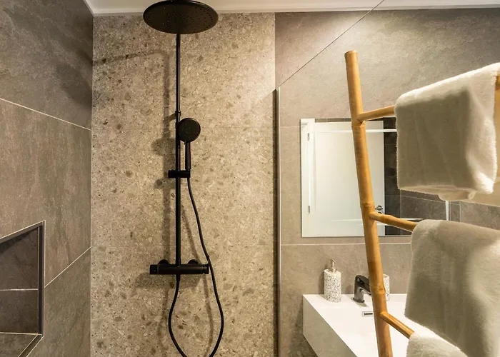 Florencas House - Private Jacuzzi & Garden Dom wakacyjny Calheta (Madeira)