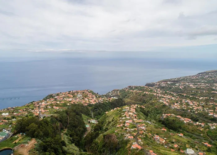 Florencas House - Private Jacuzzi & Garden Calheta (Madeira)